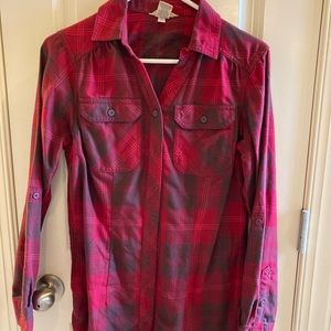 Duluth Trading Company tunic length red plaid button down with pockets. Size XS